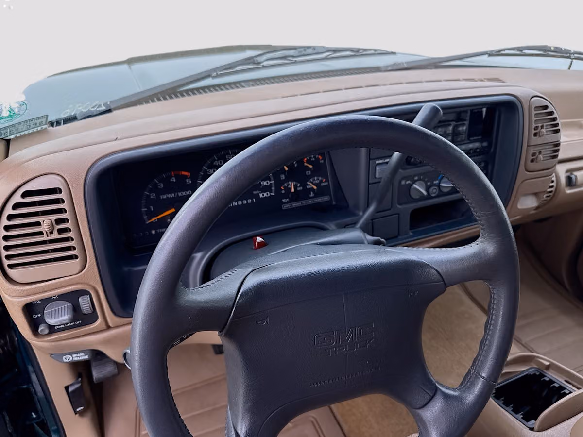 1995 GMC Sierra 1500 Club Cab Super Low Miles!!!!! Image 21