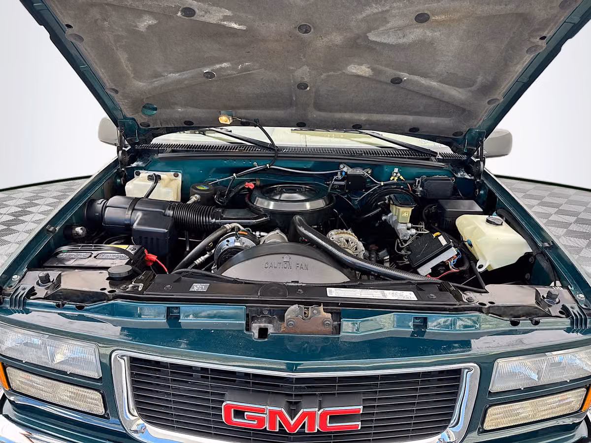 1995 GMC Sierra 1500 Club Cab Super Low Miles!!!!! Image 27