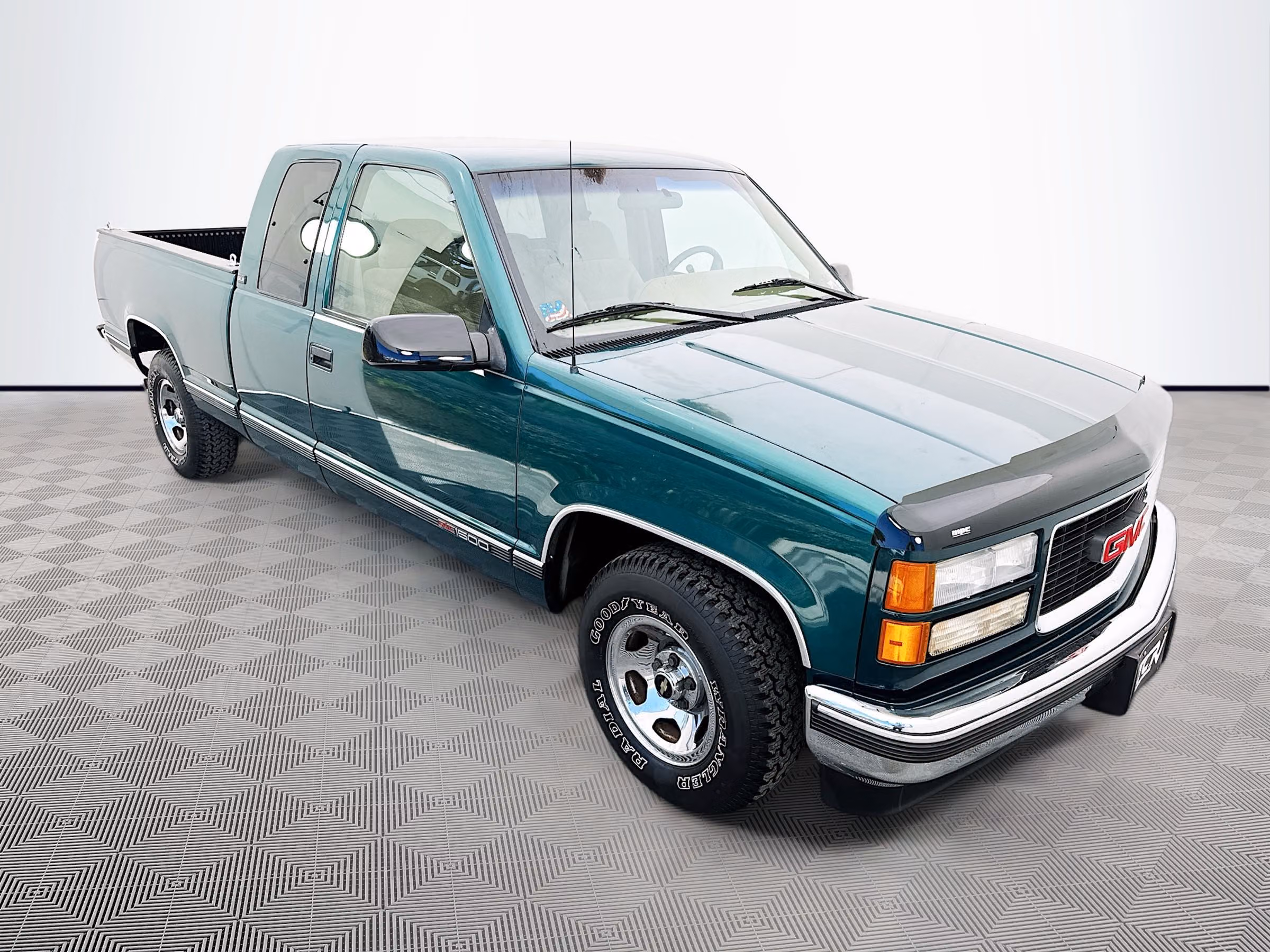 1995 GMC Sierra 1500 Club Cab Super Low Miles!!!!! Image 1