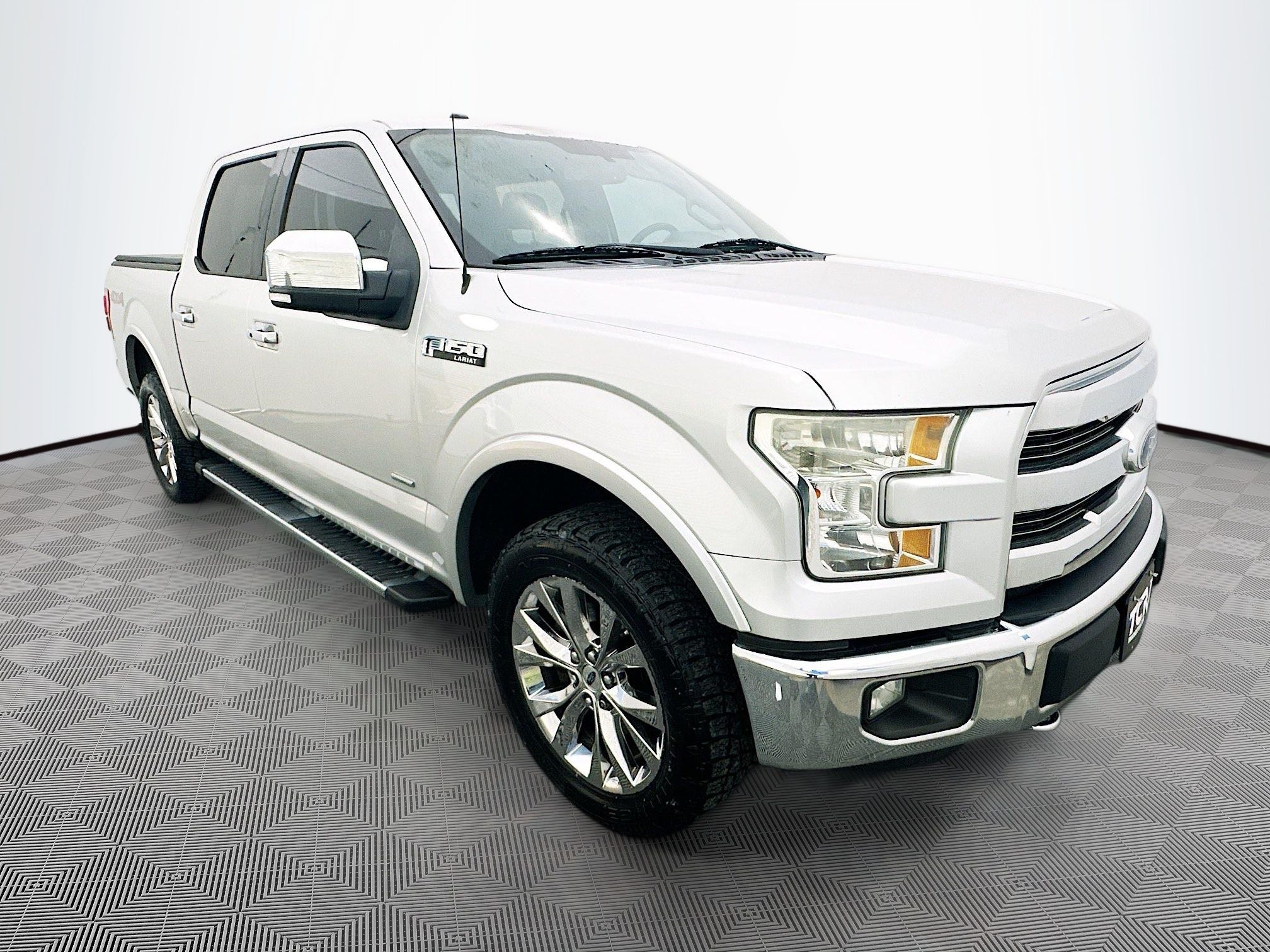 2015 Ford F-150 Lariat 4x4 SuperCrew 145 in's photo