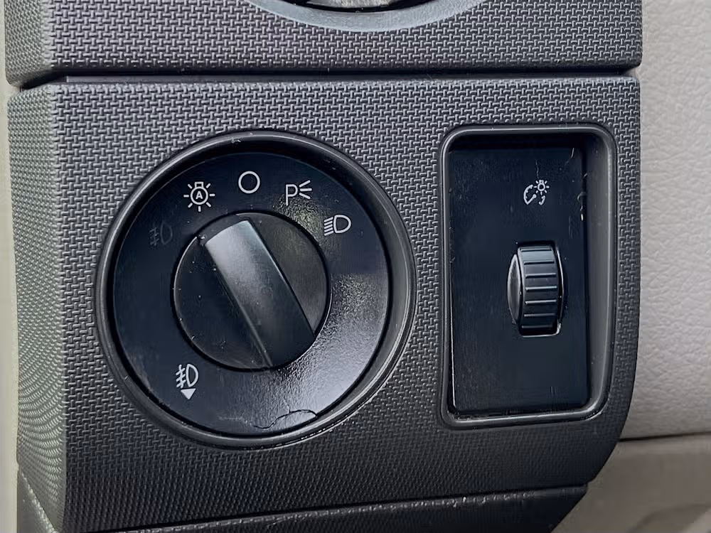 2009 Ford F-350 Super Duty Crew Cab Image 10