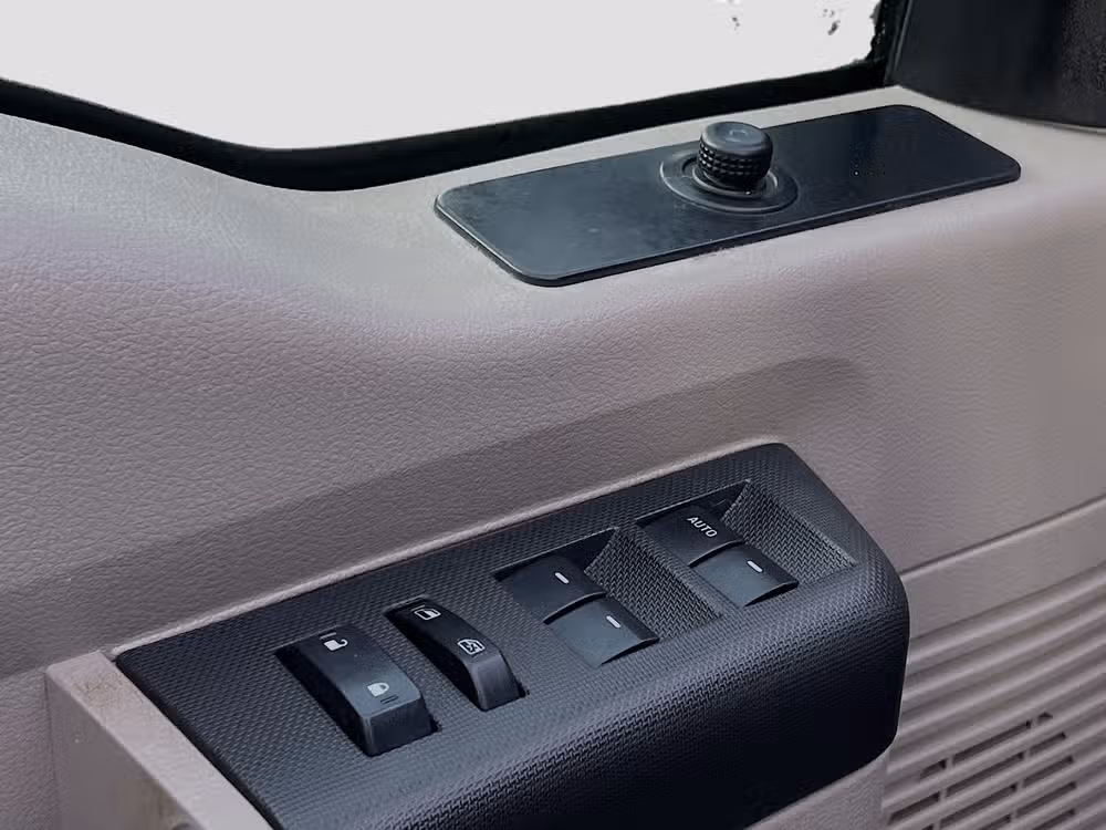 2009 Ford F-350 Super Duty Crew Cab Image 17