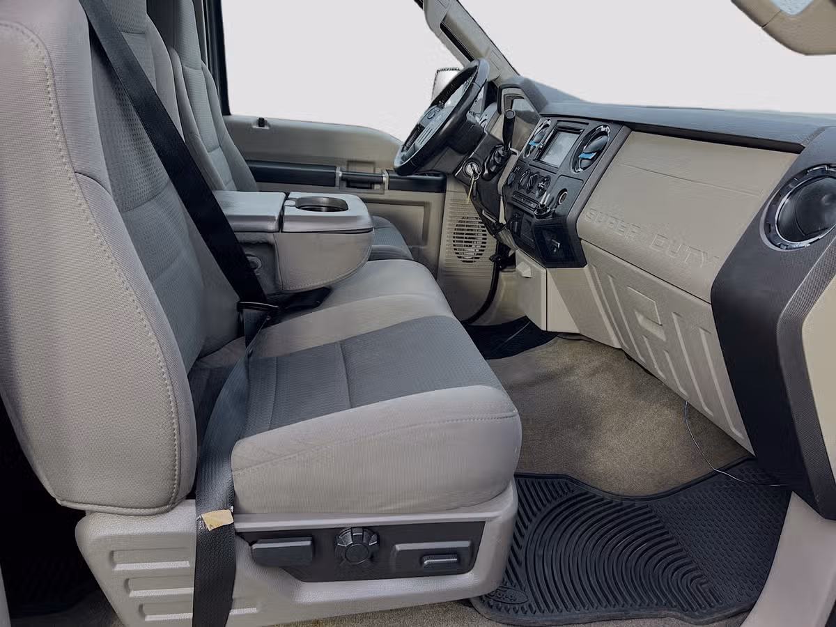 2009 Ford F-350 Super Duty Crew Cab Image 25