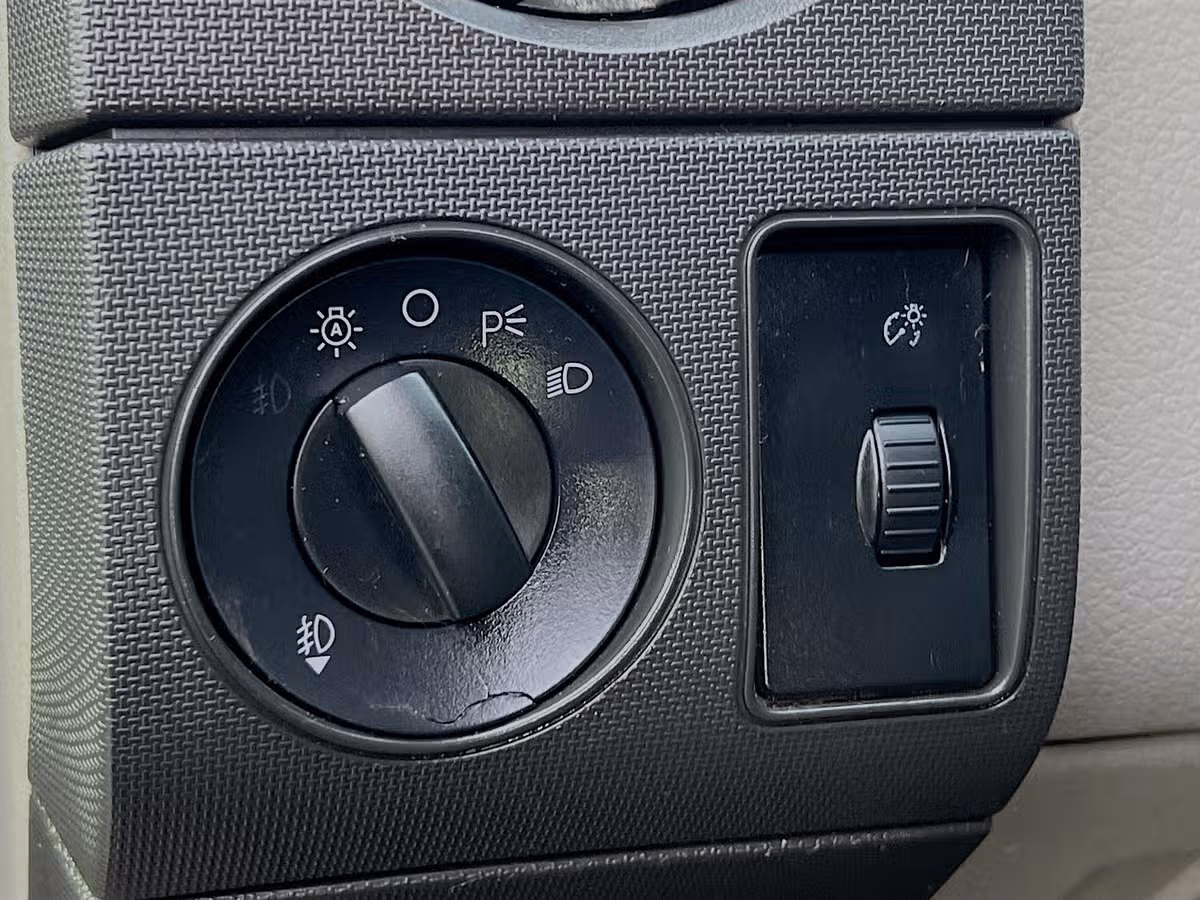 2009 Ford F-350 Super Duty Crew Cab Image 10