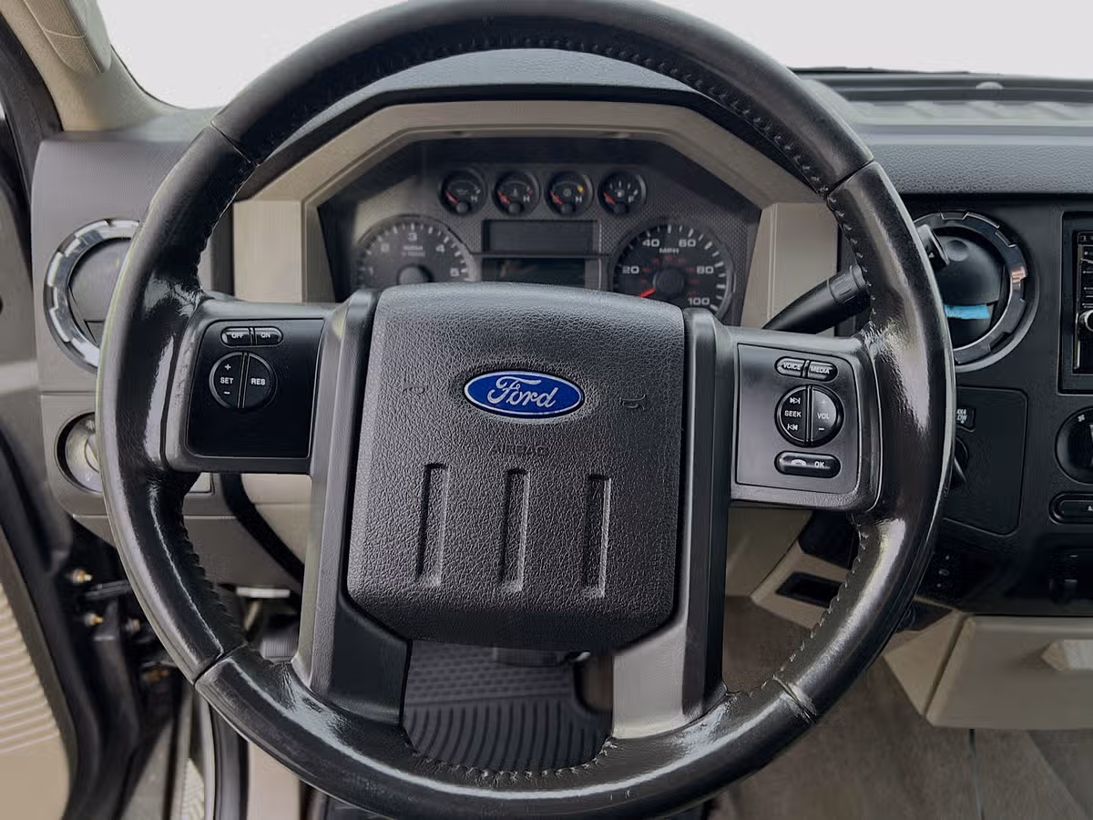 2009 Ford F-350 Super Duty Crew Cab Image 12