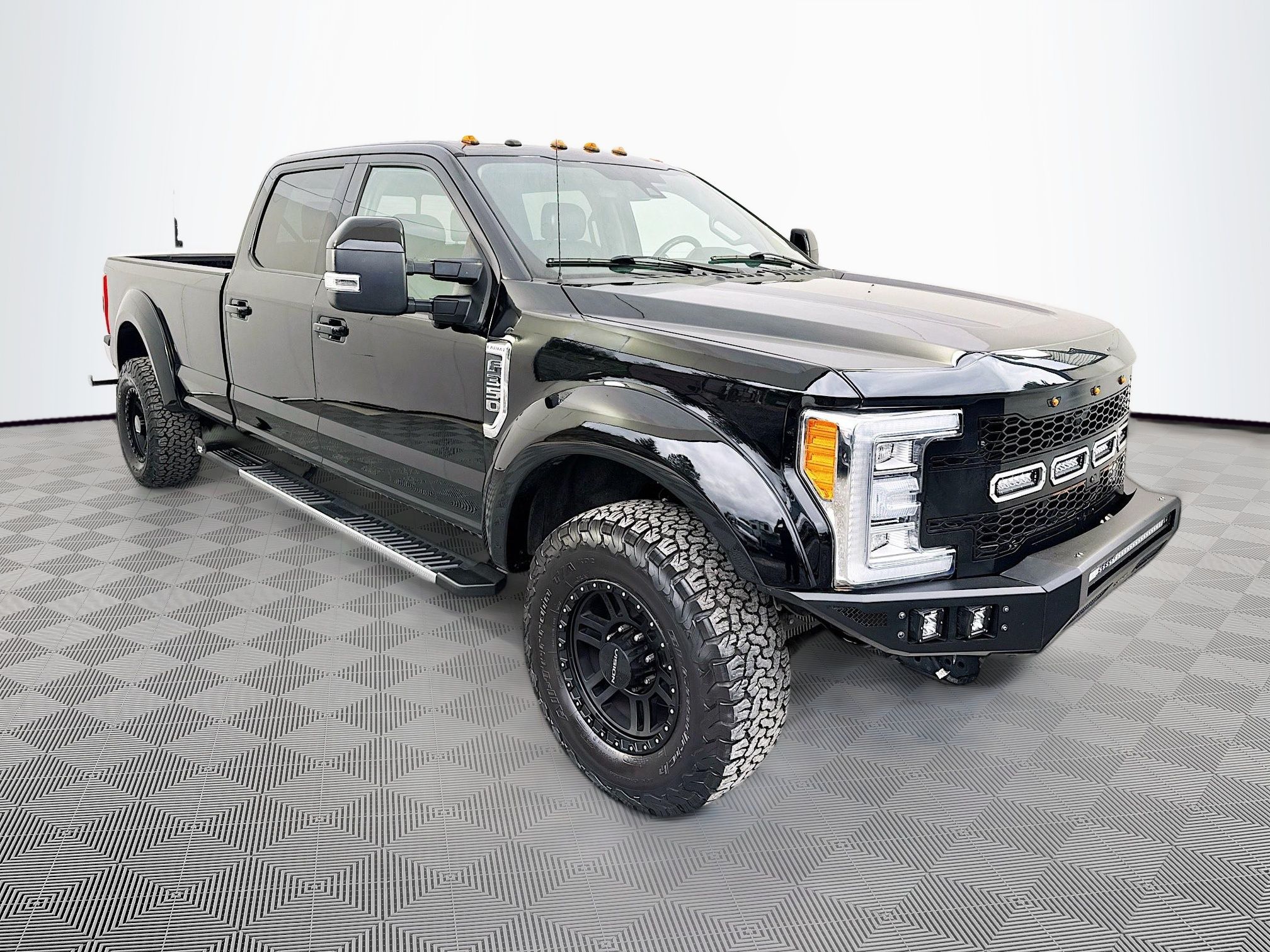 2017 Ford F-350 Lariat 4x4 Crew Cab 6-1/2' Box SRW's photo