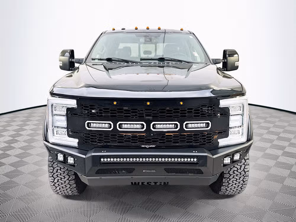 2017 Ford F-350 Super Duty Lariat Crew Cab Image 2