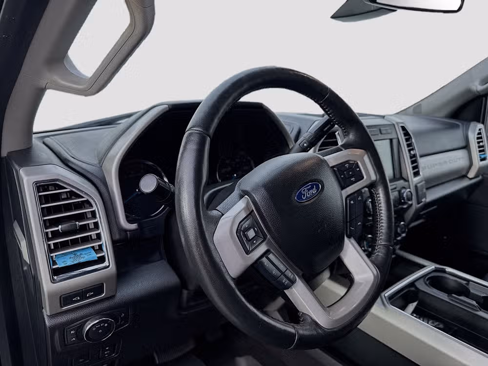 2017 Ford F-350 Super Duty Lariat Crew Cab Image 9