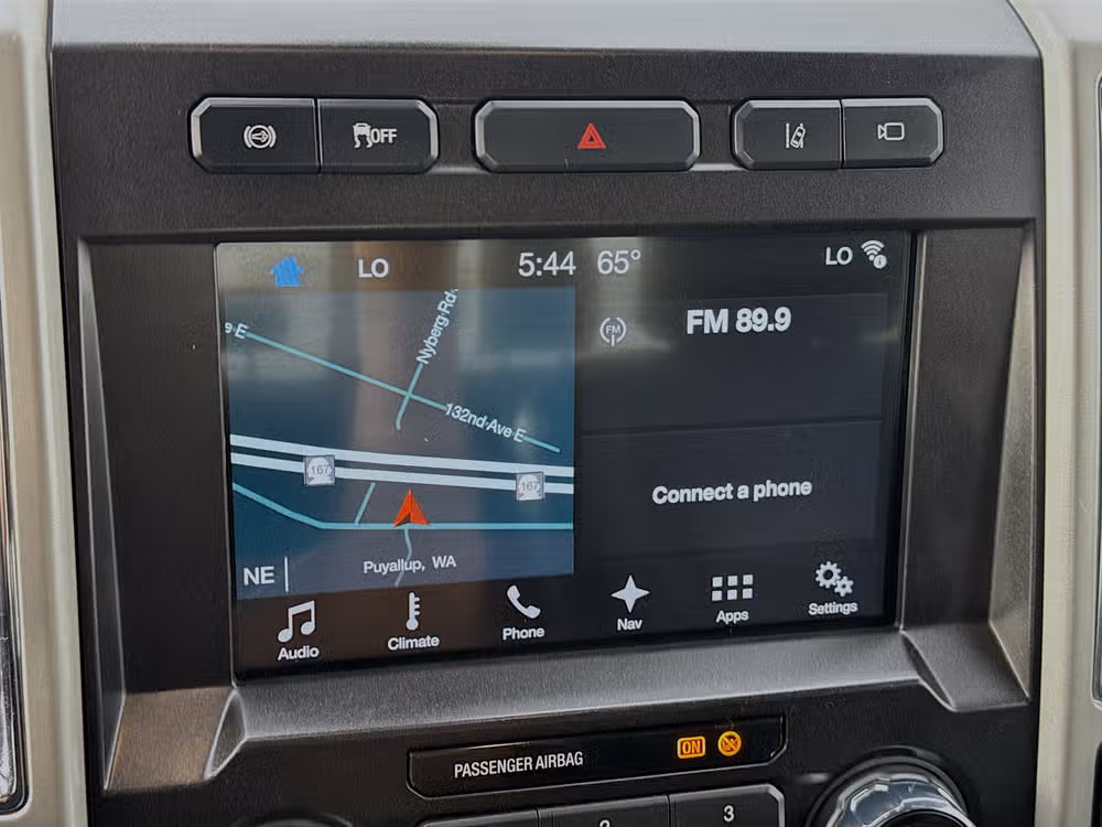 2017 Ford F-350 Super Duty Lariat Crew Cab Image 15