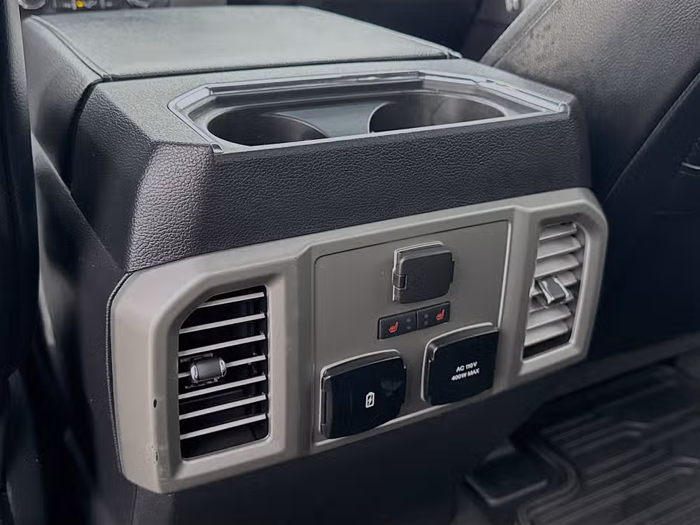 2017 Ford F-350 Super Duty Lariat Crew Cab Image 27