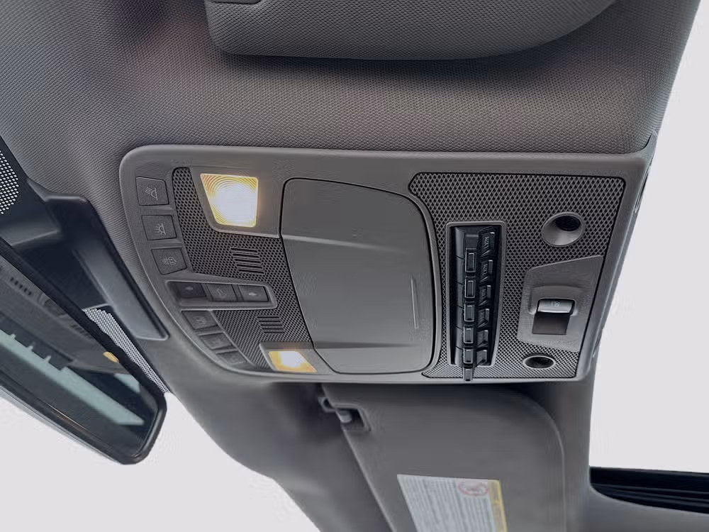 2017 Ford F-350 Super Duty Lariat Crew Cab Image 35