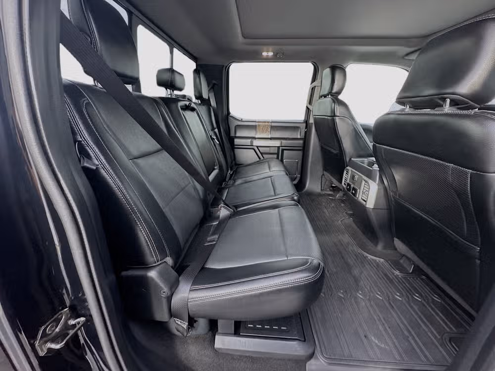 2017 Ford F-350 Super Duty Lariat Crew Cab Image 29