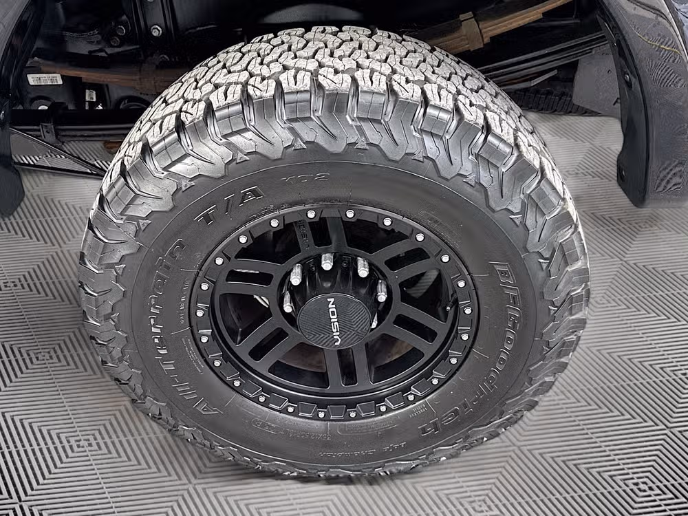 2017 Ford F-350 Super Duty Lariat Crew Cab Image 33