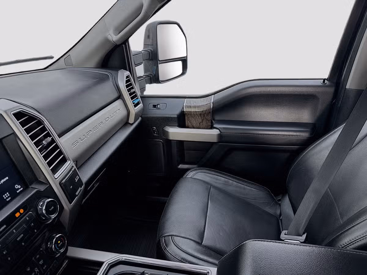 2017 Ford F-350 Super Duty Lariat Crew Cab Image 26