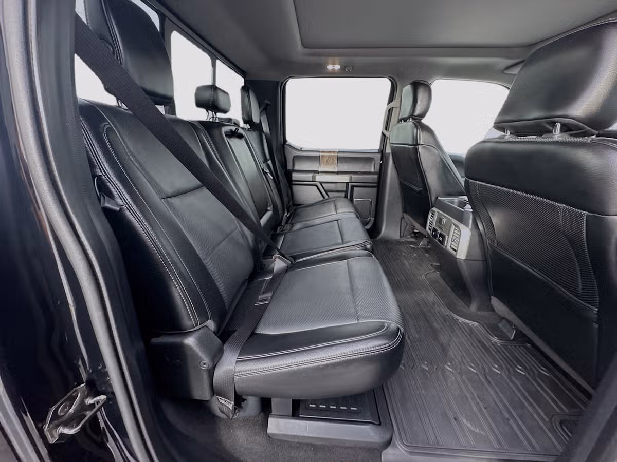 2017 Ford F-350 Super Duty Lariat Crew Cab Image 29