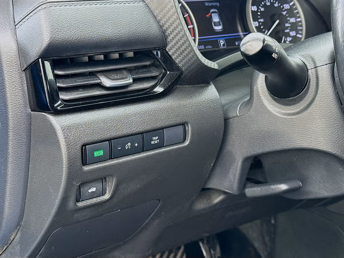 2022 Nissan Sentra SV Image 10