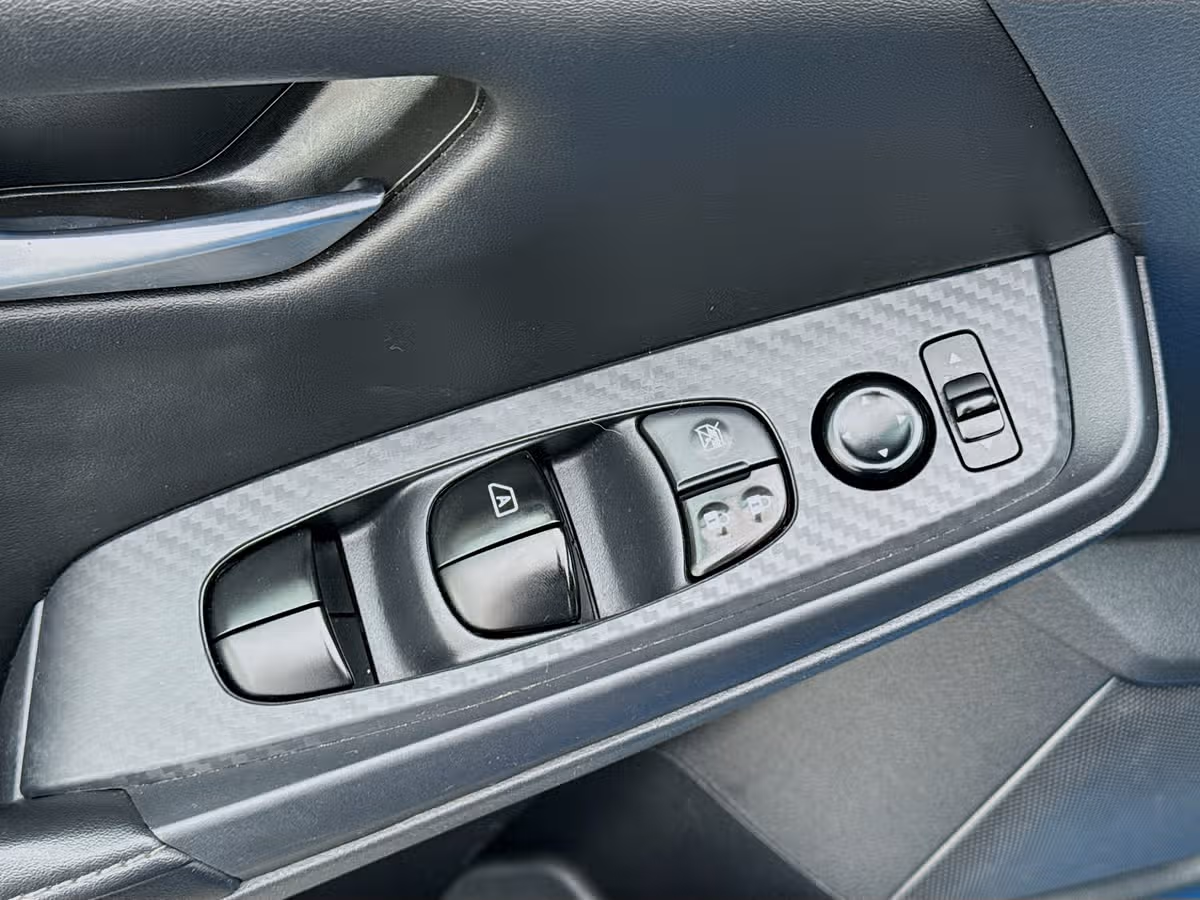 2022 Nissan Sentra SV Image 19
