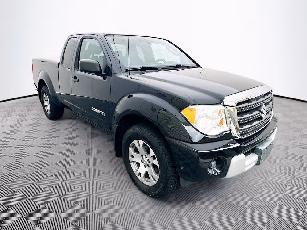 2010 Suzuki Equator Exended Cab Sport 6' Bed 4x4's photo