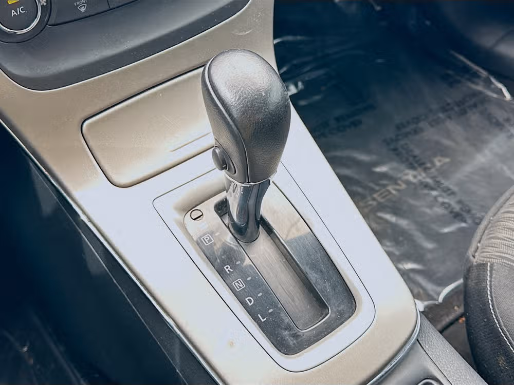2015 Nissan Sentra SV Image 19