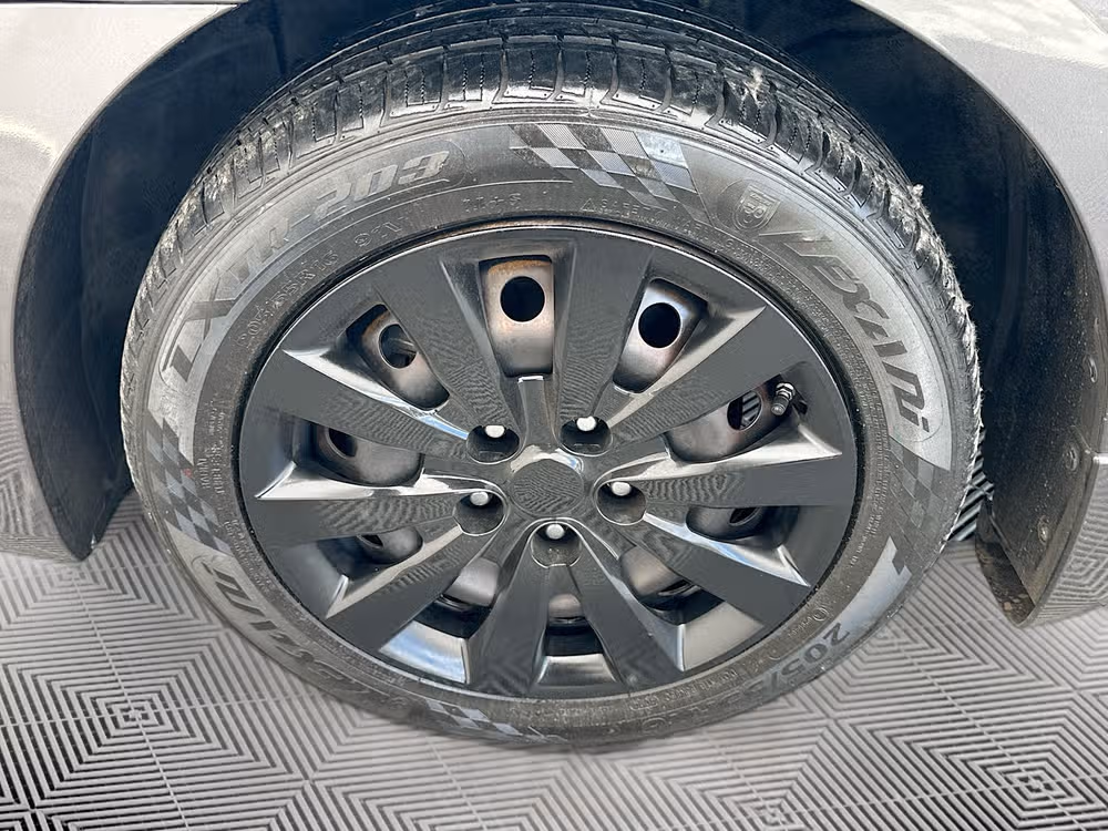 2015 Nissan Sentra SV Image 30