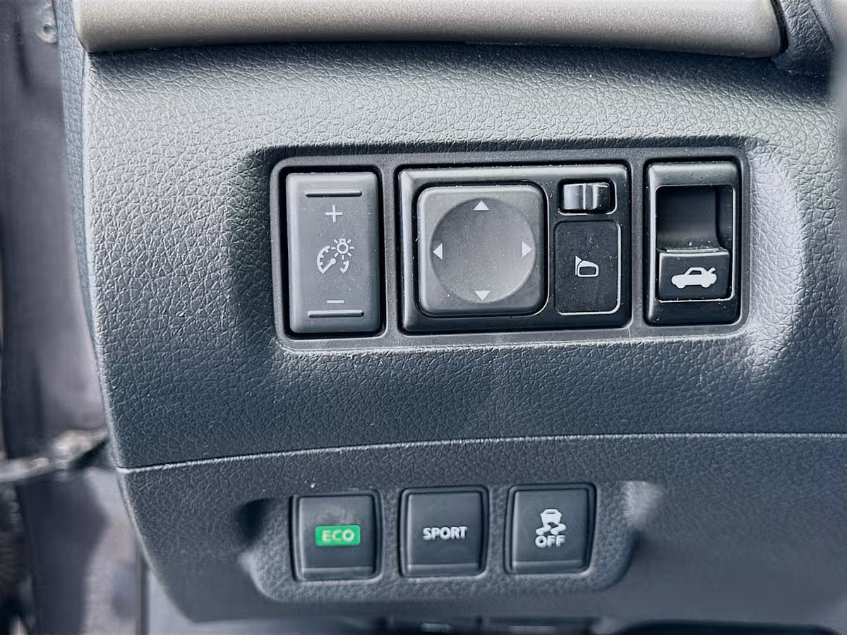 2015 Nissan Sentra SV Image 11
