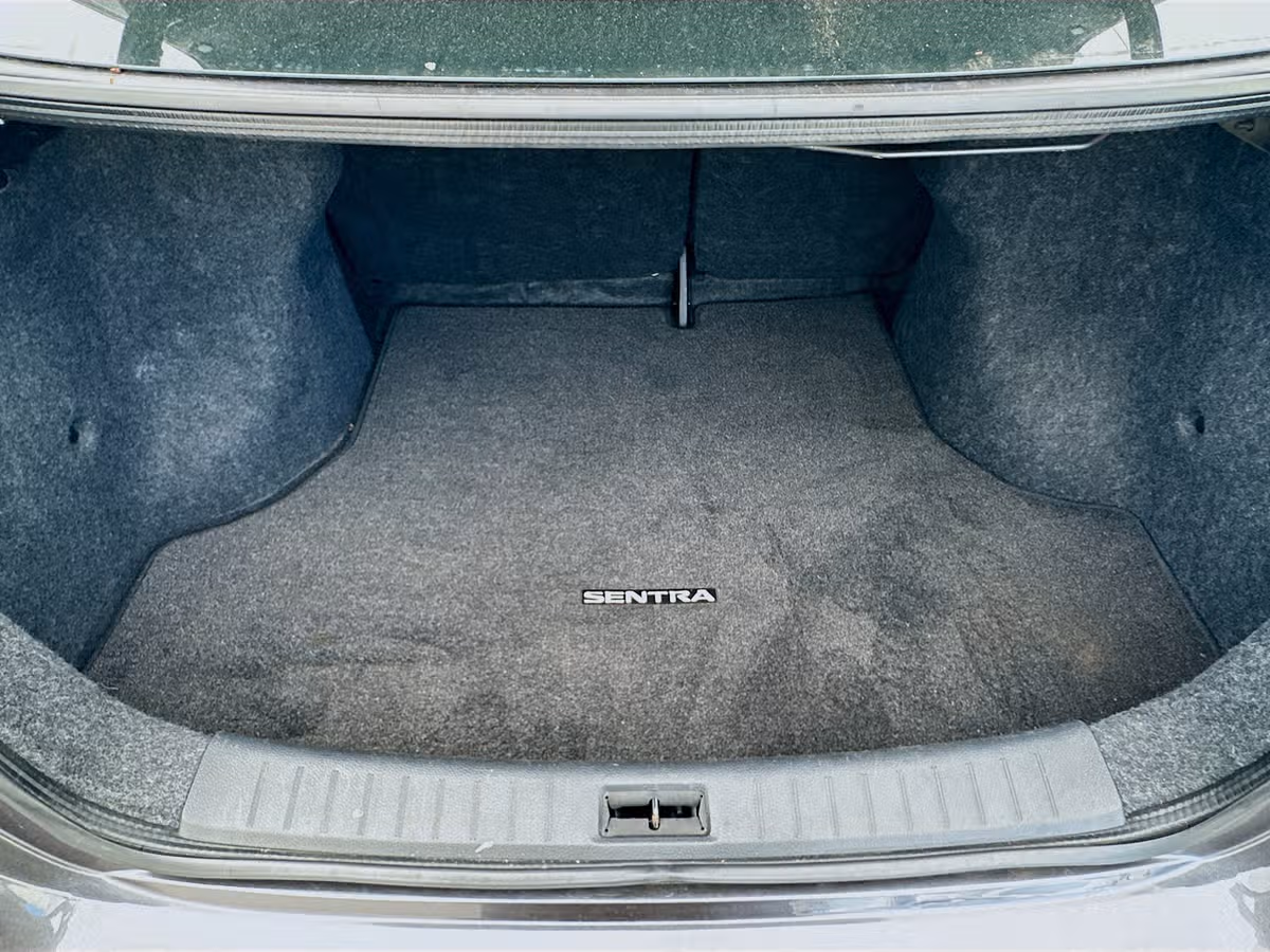 2015 Nissan Sentra SV Image 25