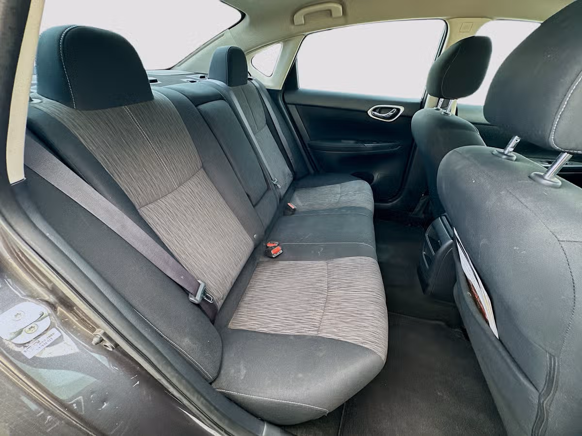 2015 Nissan Sentra SV Image 26