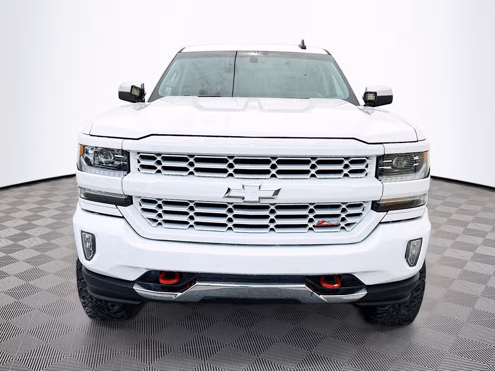 2018 Chevrolet Silverado 1500 LTZ Z71 Crew Cab Image 2