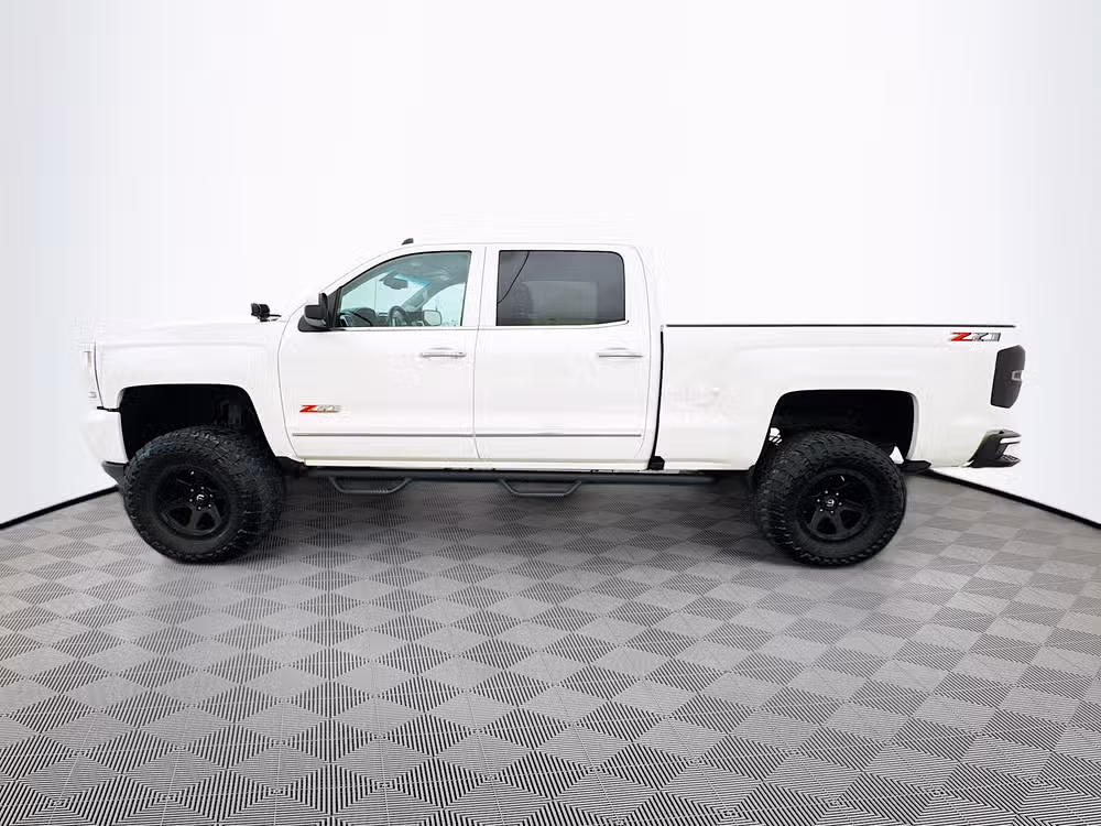 2018 Chevrolet Silverado 1500 LTZ Z71 Crew Cab Image 4