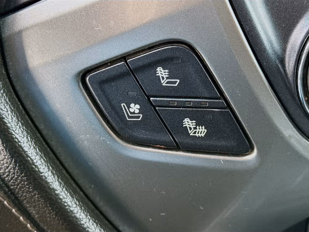 2018 Chevrolet Silverado 1500 LTZ Z71 Crew Cab Image 23