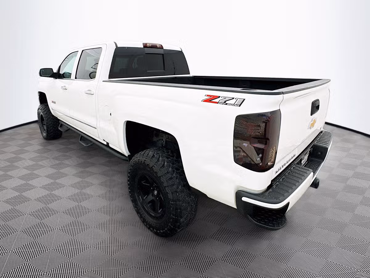 2018 Chevrolet Silverado 1500 LTZ Z71 Crew Cab Image 5