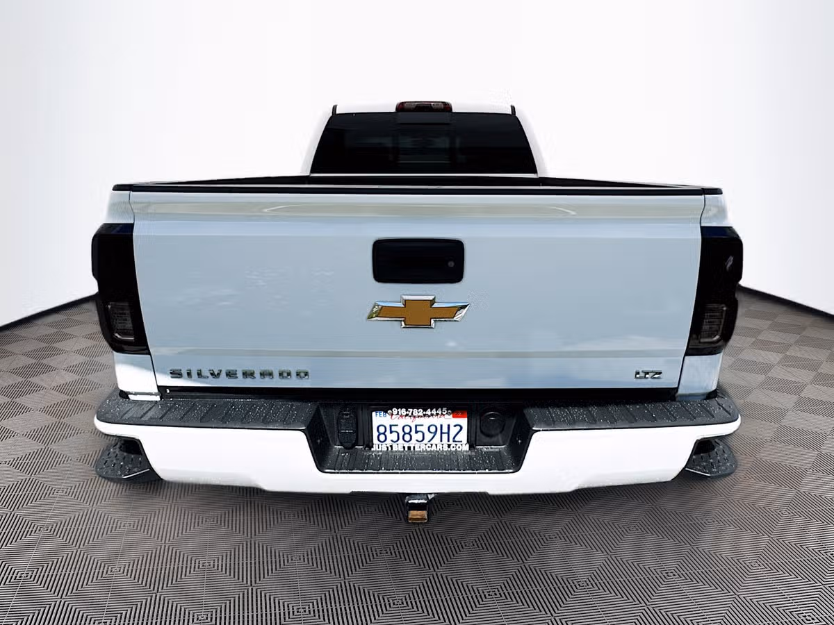2018 Chevrolet Silverado 1500 LTZ Z71 Crew Cab Image 6