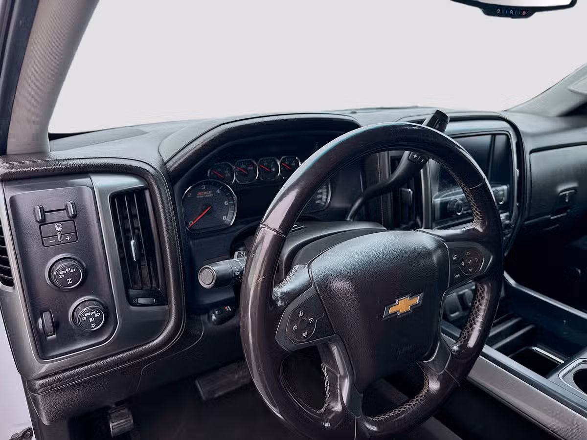 2018 Chevrolet Silverado 1500 LTZ Z71 Crew Cab Image 9