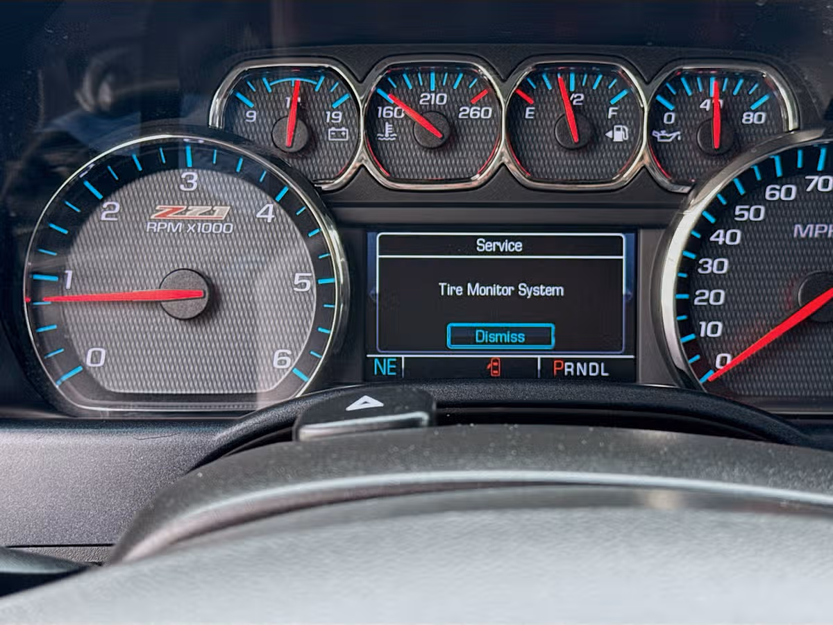 2018 Chevrolet Silverado 1500 LTZ Z71 Crew Cab Image 13