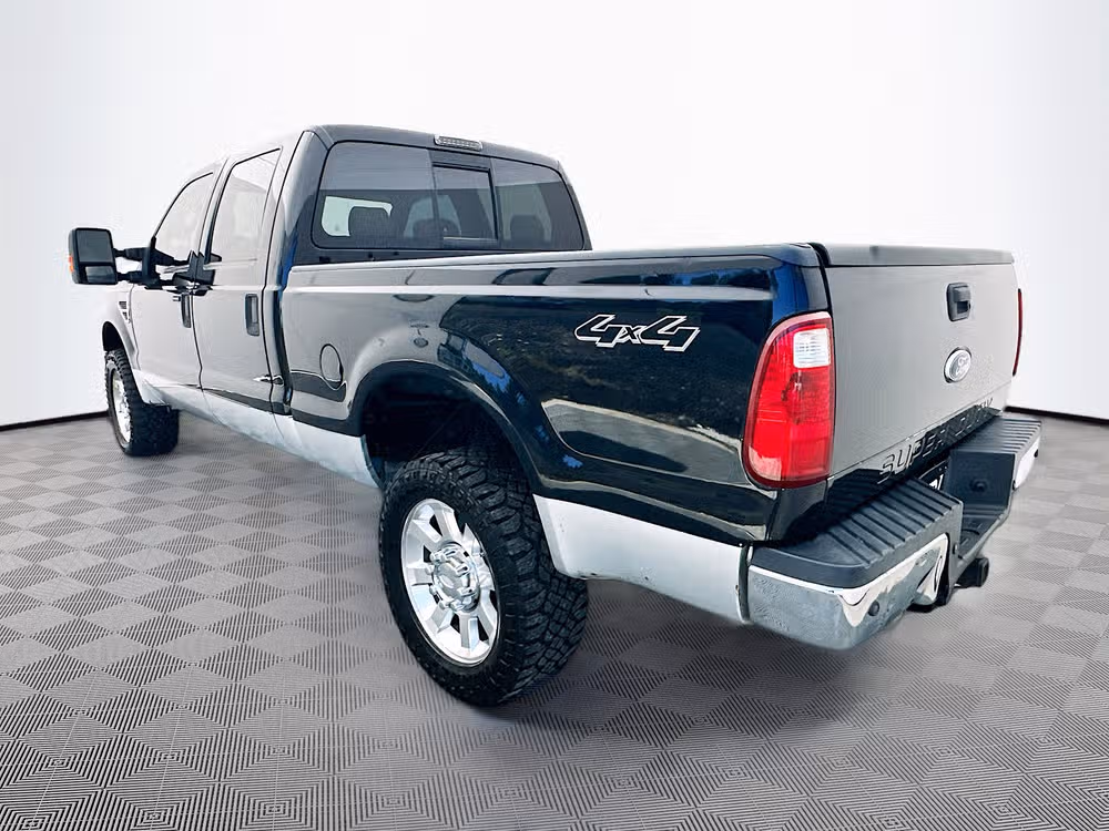 2008 Ford F-350 Super Duty Lariat Crew Cab Diesel 4x4 Lower Image 3