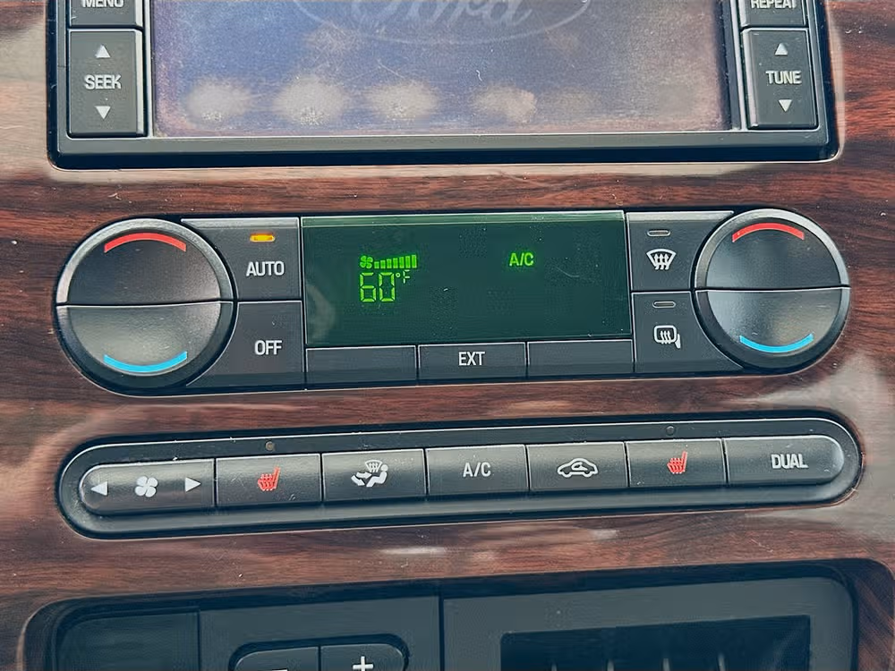 2008 Ford F-350 Super Duty Lariat Crew Cab Diesel 4x4 Image 17