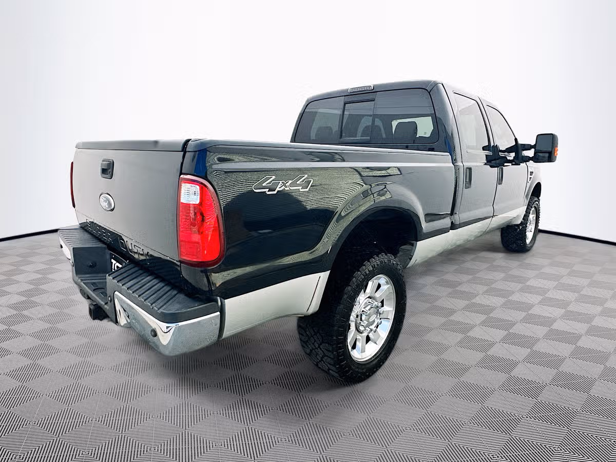 2008 Ford F-350 Super Duty Lariat Crew Cab Diesel 4x4 Image 8