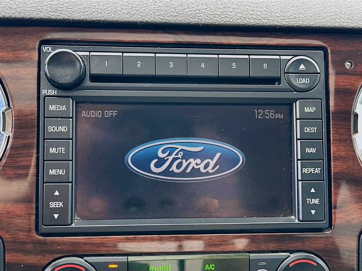 2008 Ford F-350 Super Duty Lariat Crew Cab Diesel 4x4 Image 16