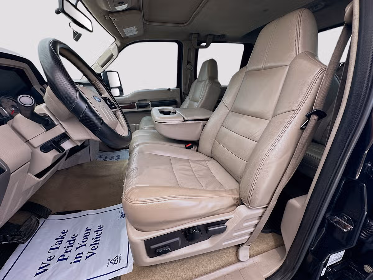 2008 Ford F-350 Super Duty Lariat Crew Cab Diesel 4x4 Image 12