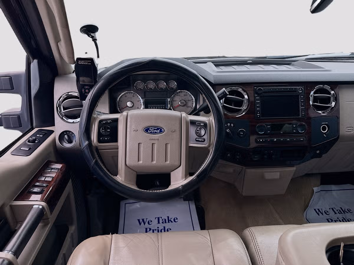 2008 Ford F-350 Super Duty Lariat Crew Cab Diesel 4x4 Image 22