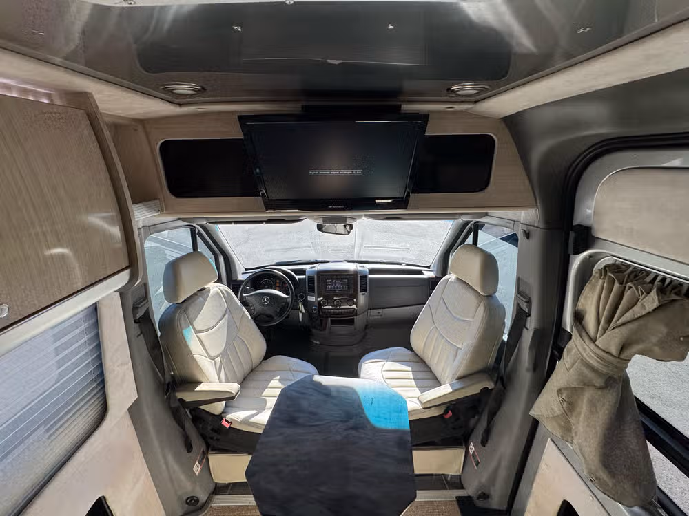 2014 Airstream Interstate Clas B Sprinter Diesel Image 10