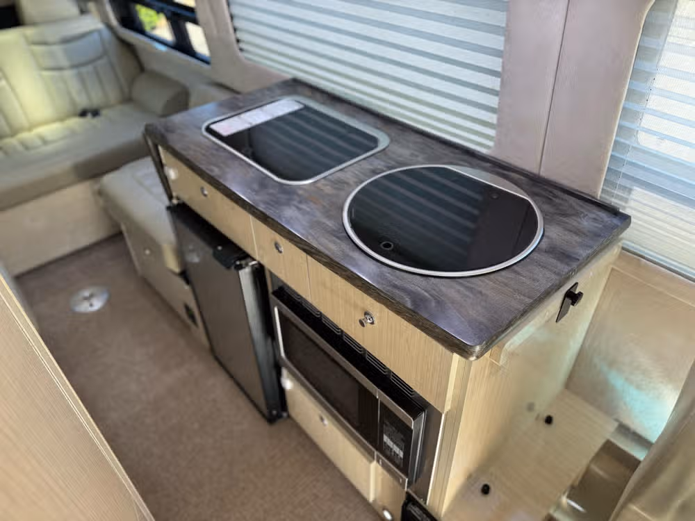 2014 Airstream Interstate Clas B Sprinter Diesel Image 14