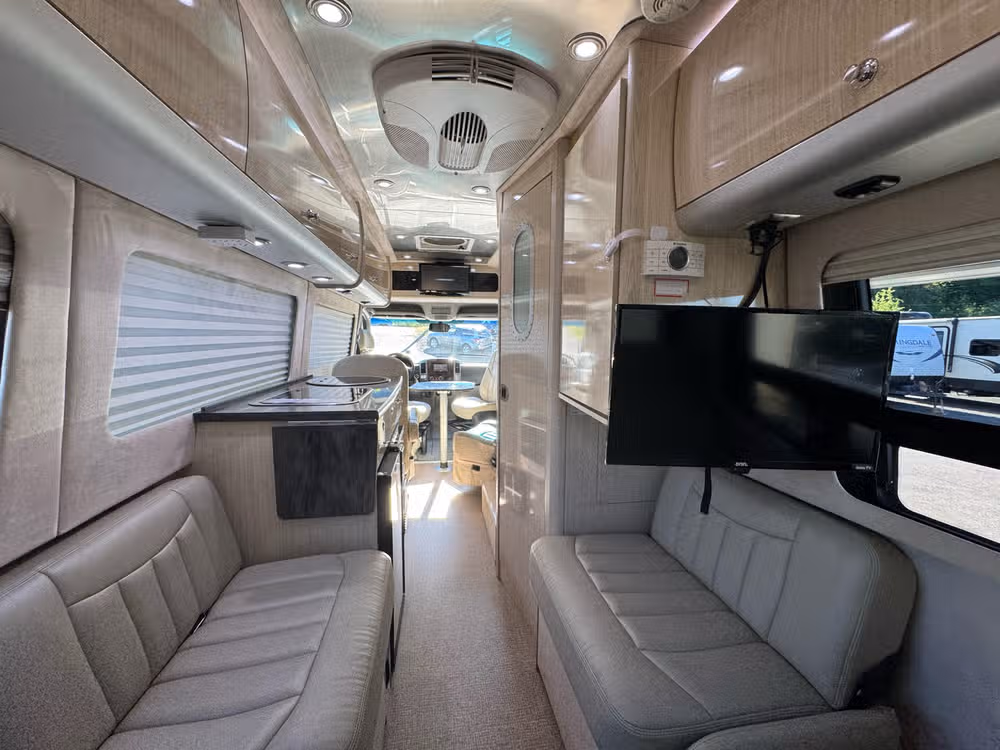 2014 Airstream Interstate Clas B Sprinter Diesel Image 17