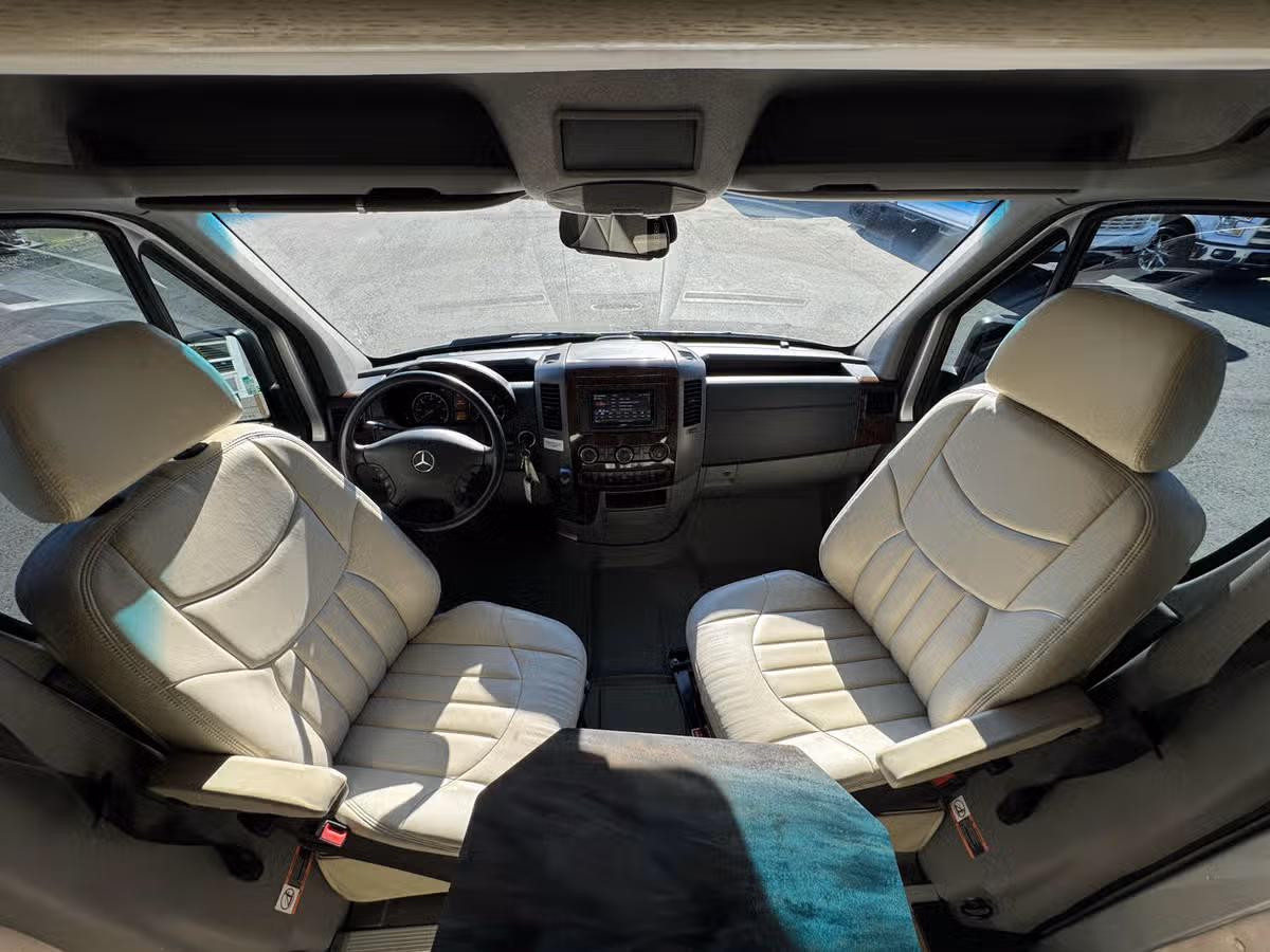 2014 Airstream Interstate Clas B Sprinter Diesel Image 11