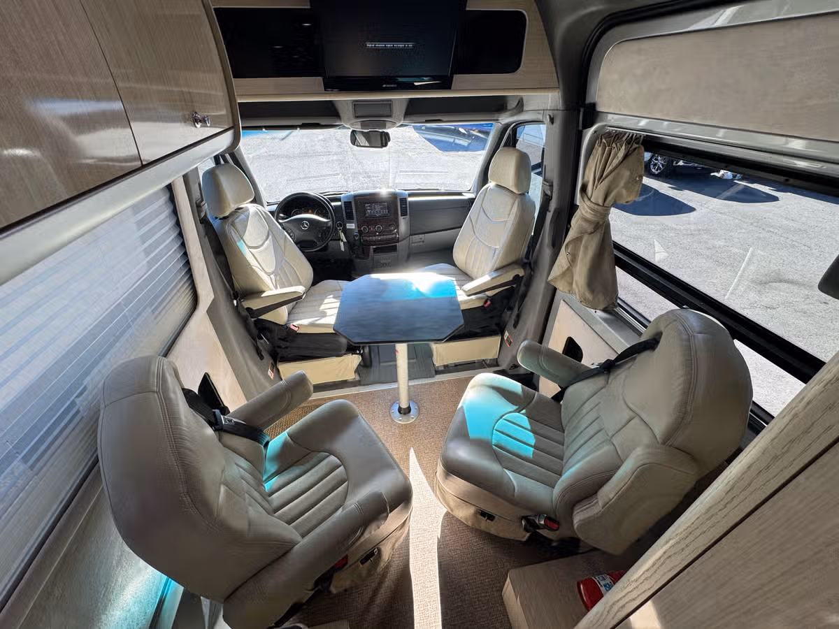 2014 Airstream Interstate Clas B Sprinter Diesel Image 12