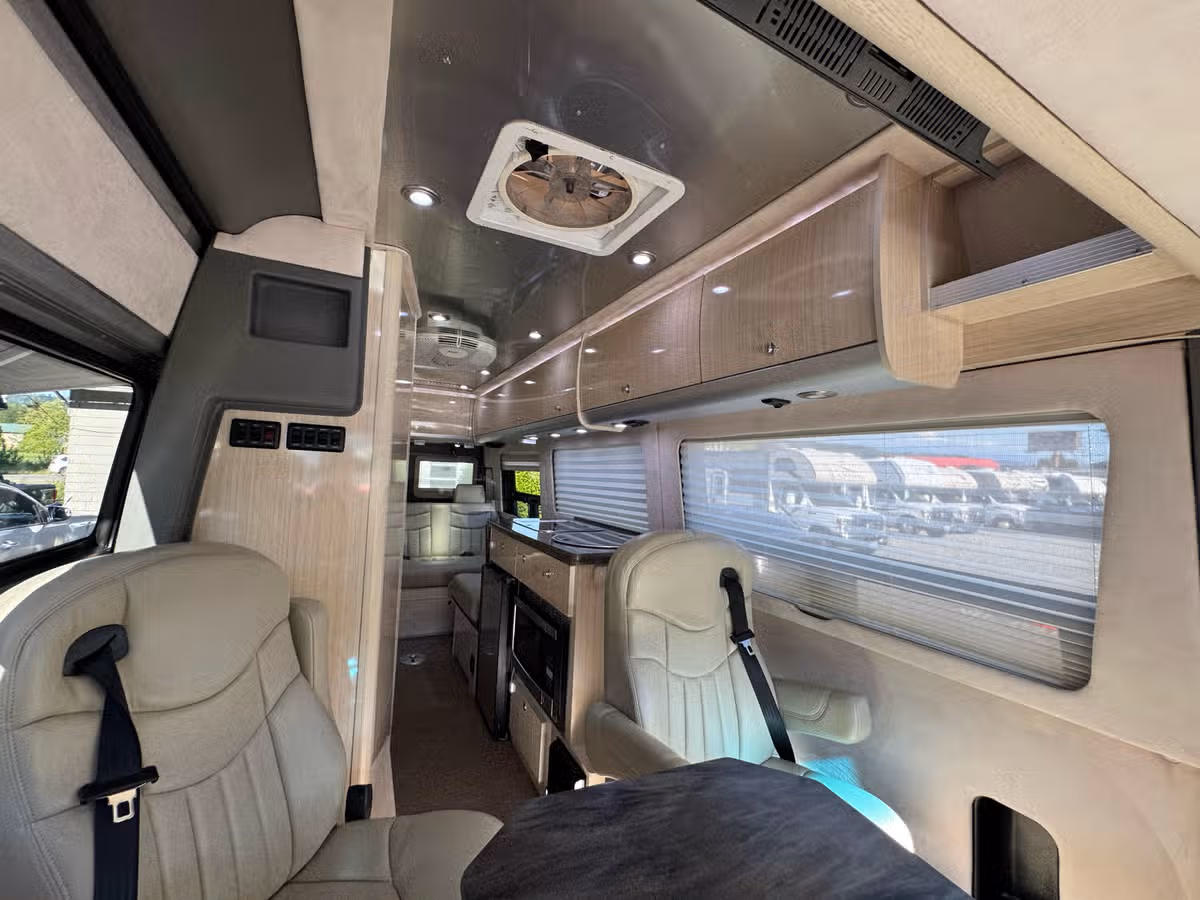 2014 Airstream Interstate Clas B Sprinter Diesel Image 13
