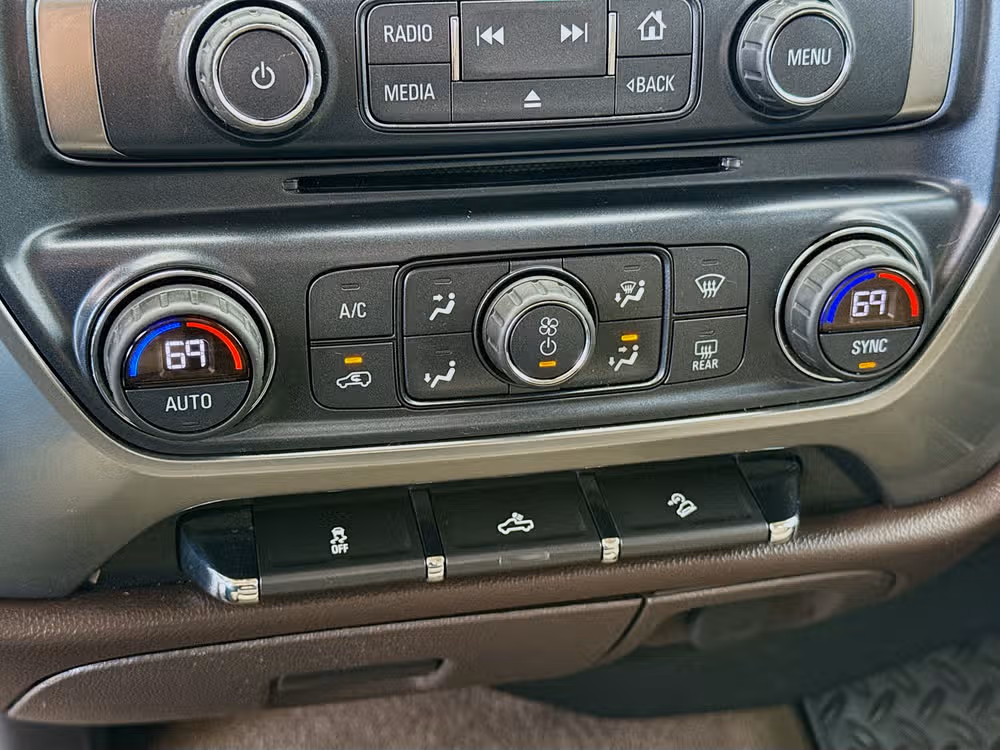 2017 Chevrolet Silverado 1500 LT Z71 Crew Cab Image 18