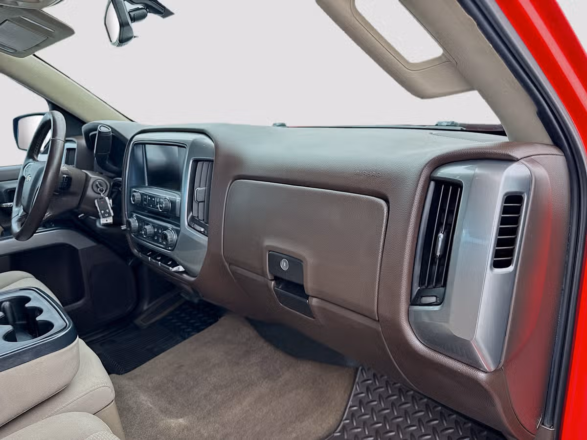 2017 Chevrolet Silverado 1500 LT Z71 Crew Cab Image 29