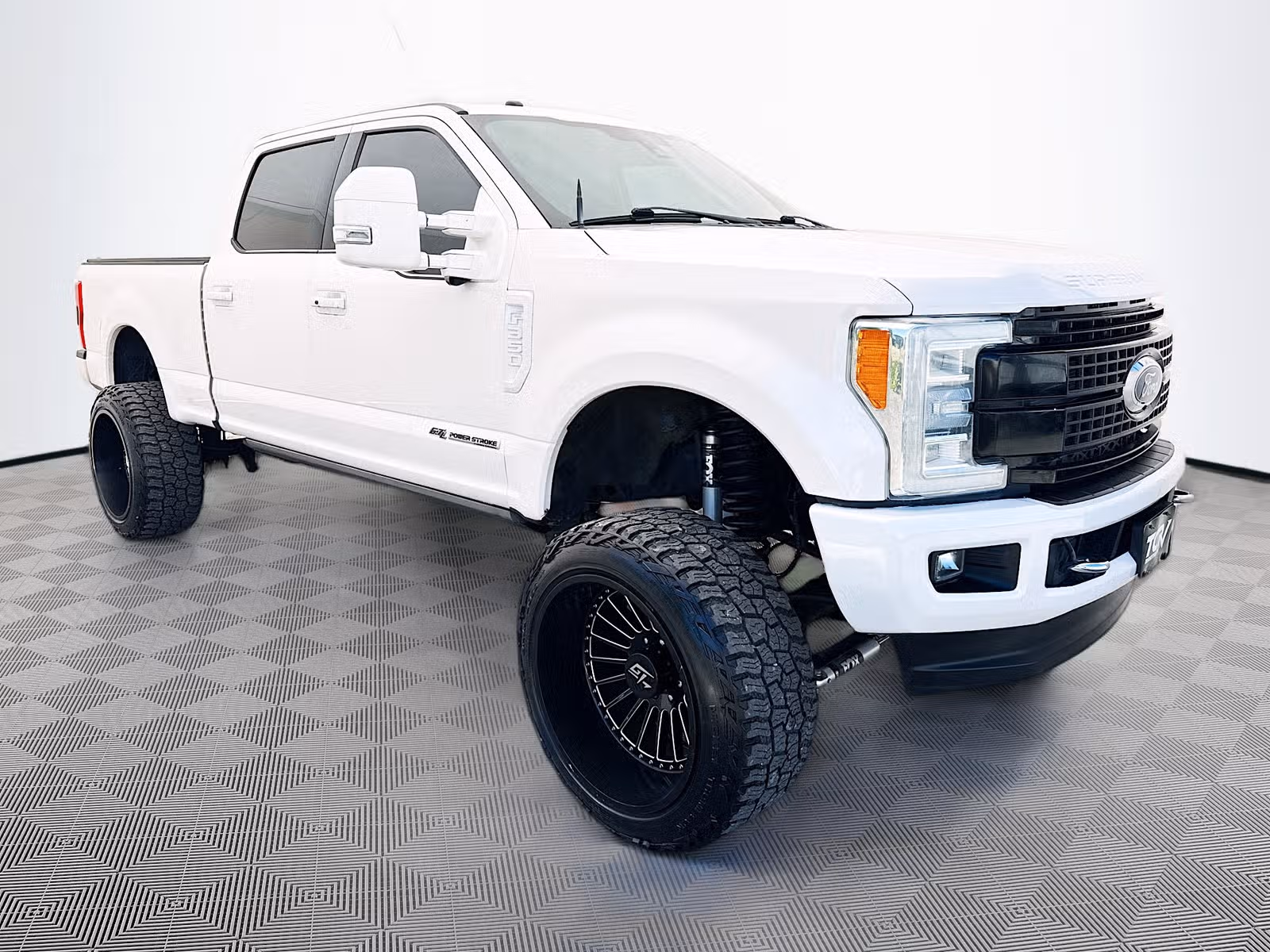 2017 Ford F-350 Super Duty Platinum Crew Cab Upper Image 1