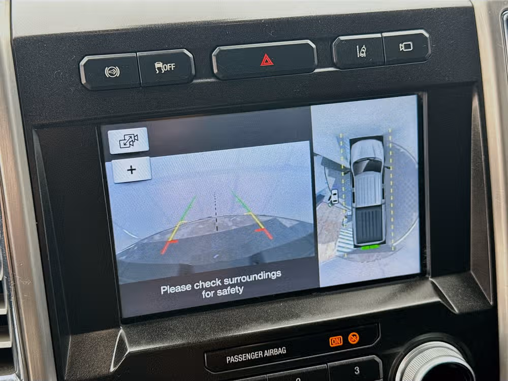 2017 Ford F-350 Super Duty Platinum Crew Cab Image 18